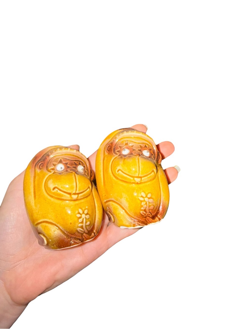Vintage googly eyed ape salt and pepper shakers